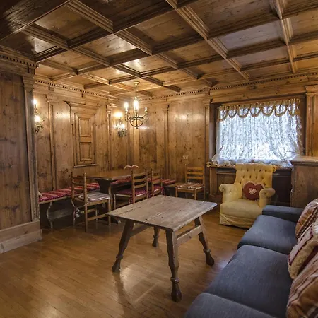 Lägenhet Ca Enrosadira Piano Secondo San Vito di Cadore